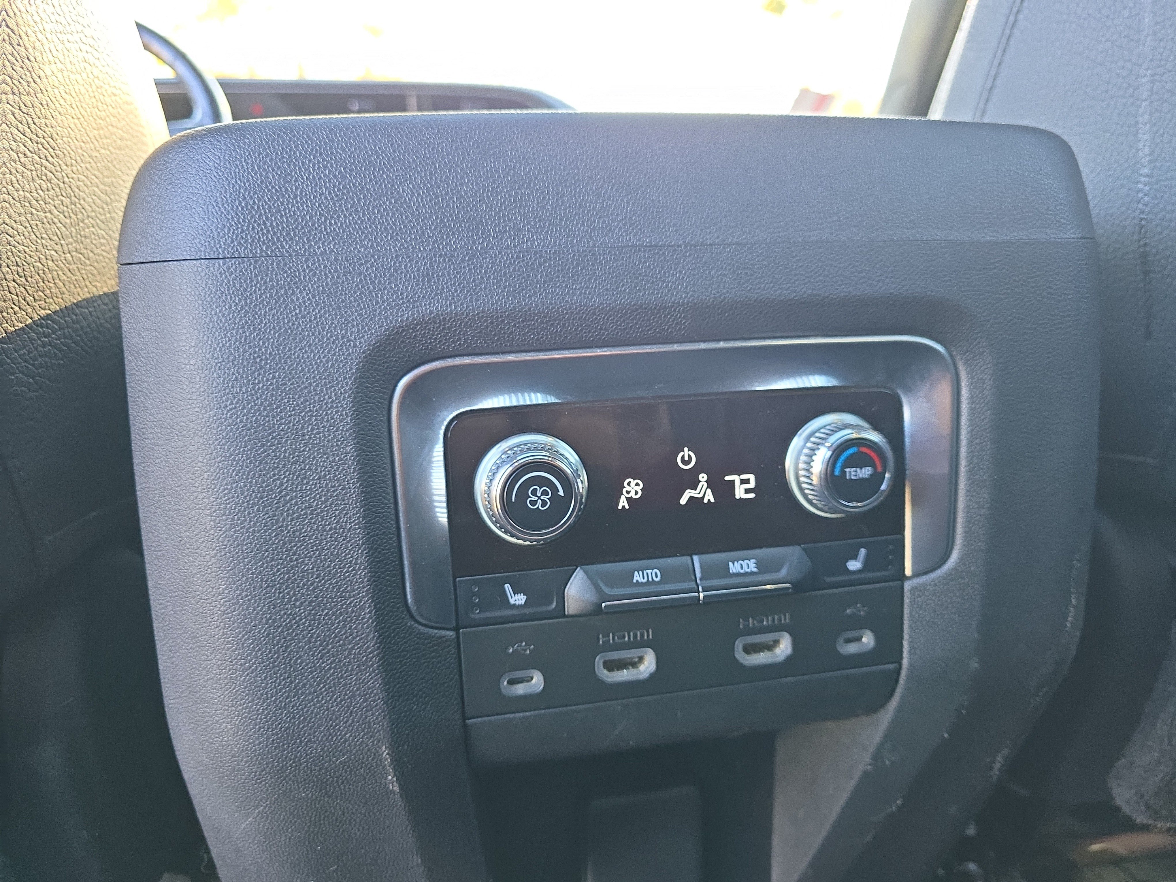 Used 2021 GMC Yukon XL Denali w/ Denali Premium Package AWD/4WD image 16