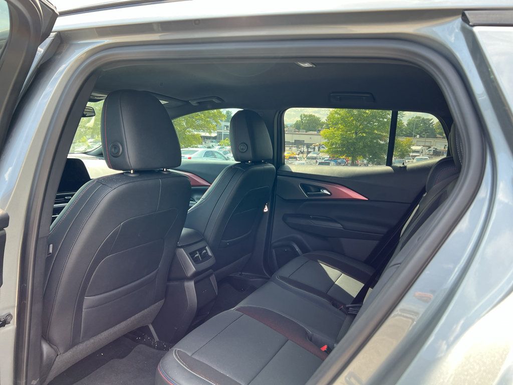 Used 2024 Chevrolet Equinox EV RS FWD image 11
