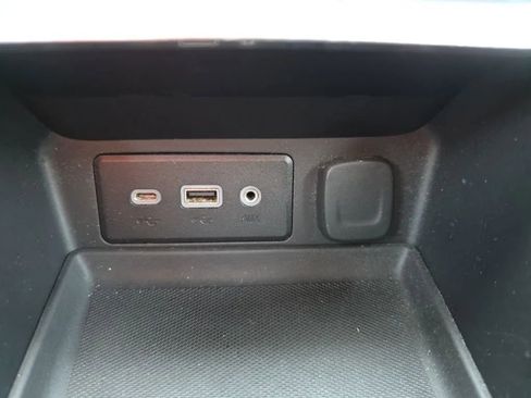 Used 2018 GMC Terrain SLE image 29