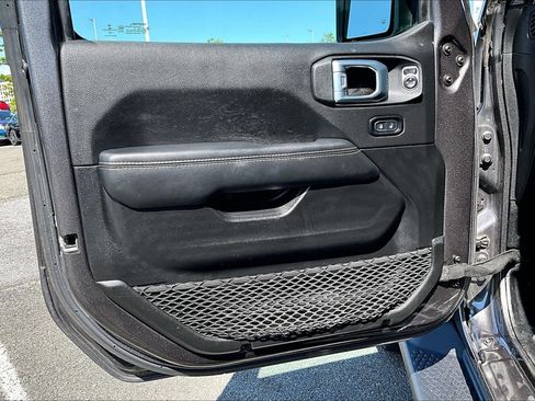 Used 2022 Jeep Wrangler Unlimited Sahara AWD/4WD image 20