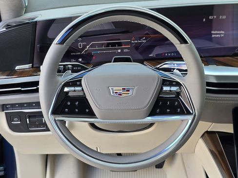 New 2026 Cadillac Escalade ESV Platinum Sport w/ LPO, ONYX Package image 24