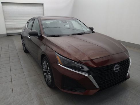 Used 2024 Nissan Altima 2.5 SV image 13