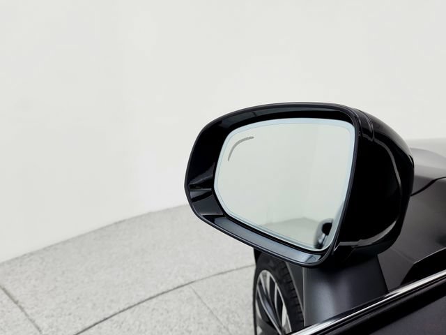 New 2026 Volvo XC90 B6 Plus w/ Protection Package Premier AWD/4WD image 18