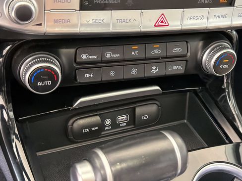 Used 2019 Kia Stinger RWD image 20