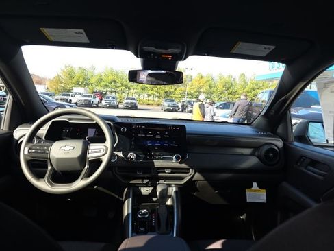 New 2026 Chevrolet Colorado W/T image 12