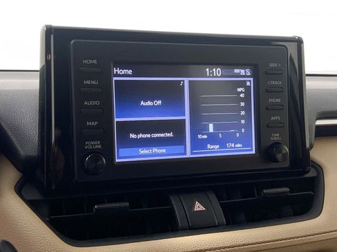 Used 2019 Toyota RAV4 LE image 27