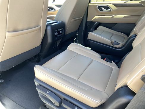 Used 2023 Chevrolet Tahoe Premier AWD/4WD image 17