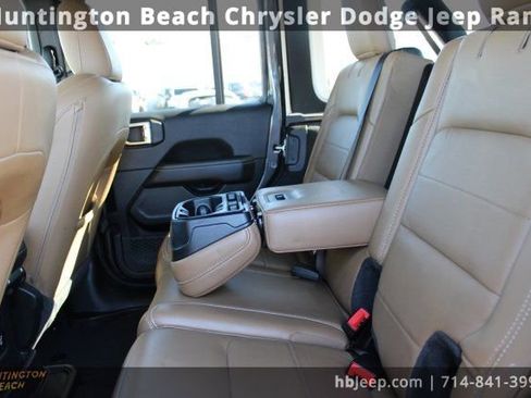 Used 2022 Jeep Wrangler Unlimited Sahara w/ LED Lighting Group image 33