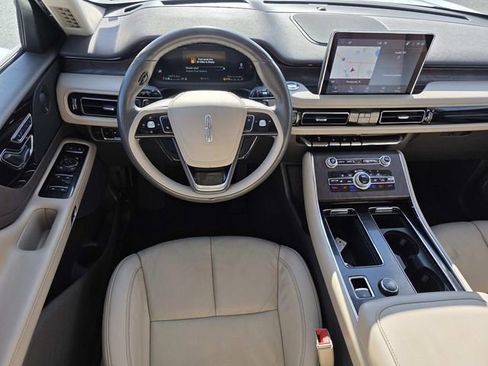 Certified 2023 Lincoln Aviator Reserve w/ Equipment Group 201A image 6