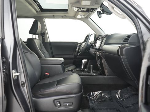 Used 2022 Toyota 4Runner TRD Off-Road Premium w/ TRD Black Wheel Package (TMS) AWD/4WD image 11