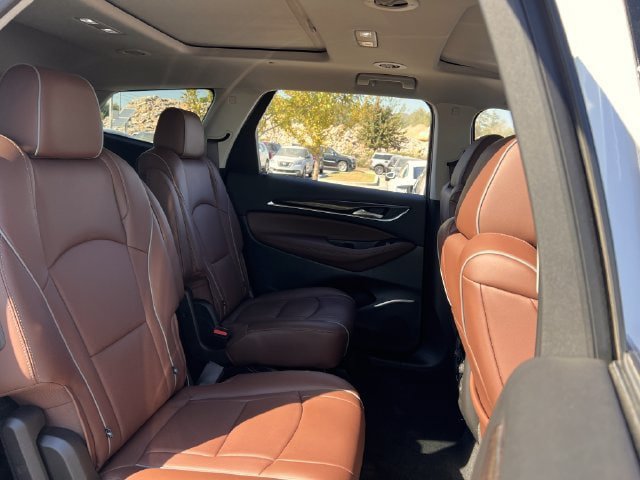 Used 2021 Buick Enclave Avenir w/ Avenir Technology Package AWD/4WD image 29