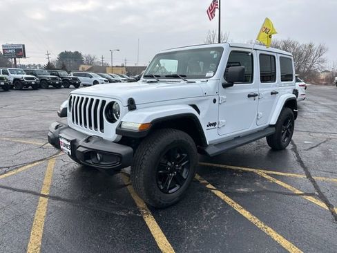 Used 2023 Jeep Wrangler Altitude image 19