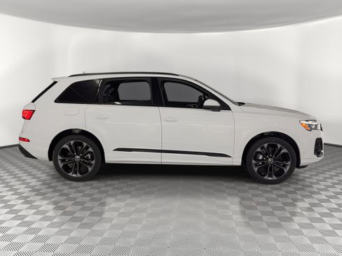 Used 2025 Audi Q7 3.0T Premium Plus w/ Premium Plus Package AWD/4WD image 8