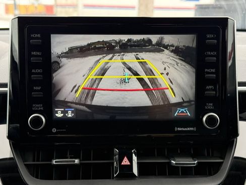 Used 2022 Toyota Corolla Cross XLE image 26