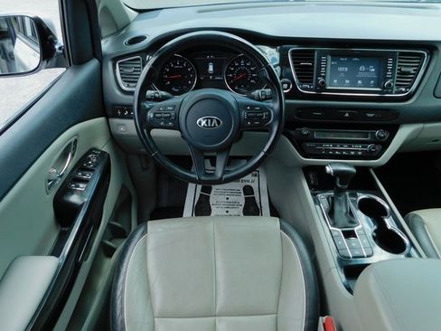 Used 2021 Kia Sedona EX w/ EX Premium Package image 14