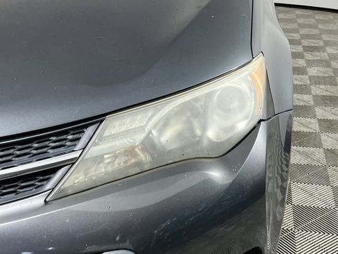 Used 2013 Toyota RAV4 LE FWD image 12