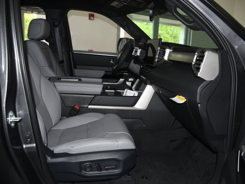 New 2026 Toyota Tundra Limited AWD/4WD image 11