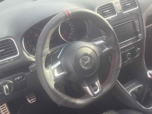 Used 2012 Volkswagen Golf 4-Door FWD image 17