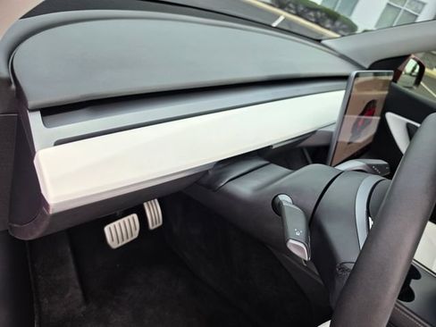 Used 2022 Tesla Model Y Performance AWD/4WD image 23