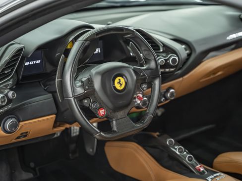 Used 2016 Ferrari 488 GTB RWD image 28