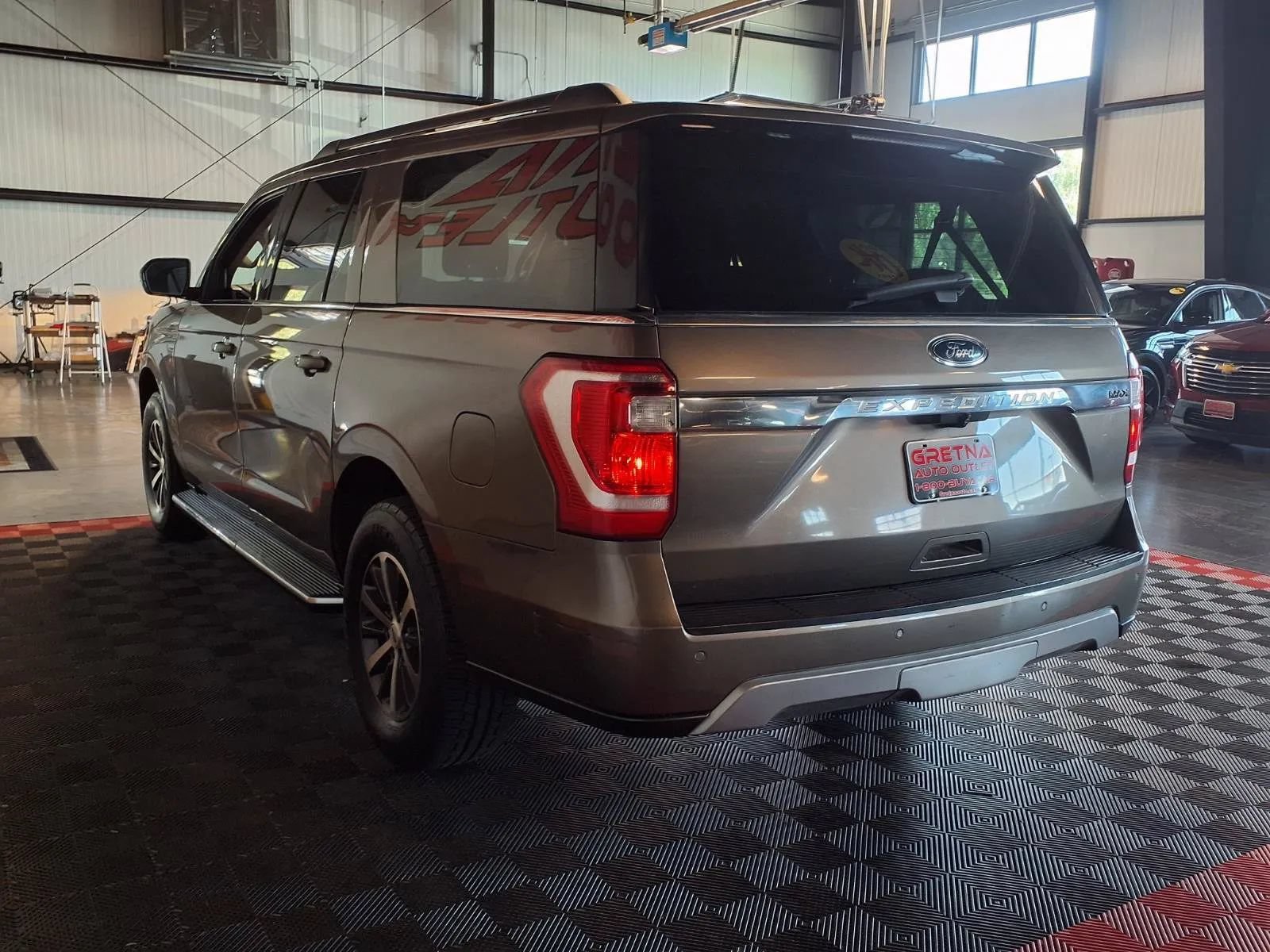 Used 2019 Ford Expedition Max XLT w/ Equipment Group 202A AWD/4WD image 5