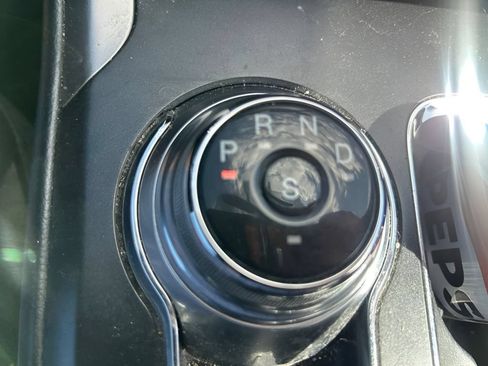 Used 2017 Ford Fusion SE w/ Fusion SE Technology Package FWD image 27