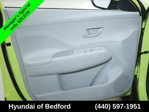 Used 2024 Hyundai Kona SEL AWD/4WD image 16