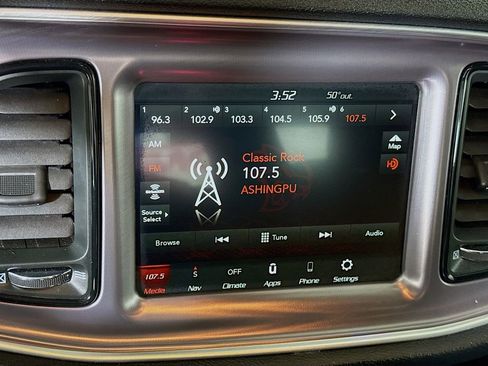 Used 2019 Dodge Challenger SXT w/ Blacktop Package image 8