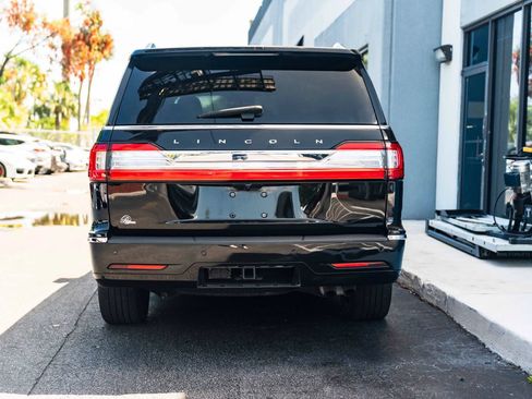 Used 2018 Lincoln Navigator Reserve w/ Technology Package AWD/4WD image 8
