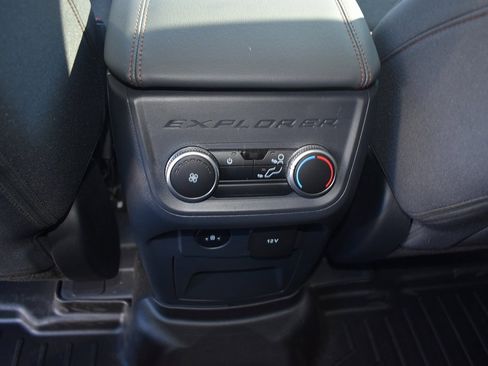 Used 2025 Ford Explorer Active image 12