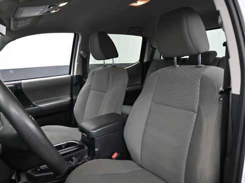 Certified 2020 Toyota Tacoma SR image 17