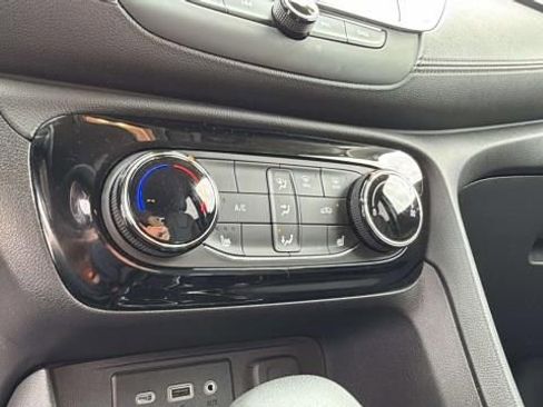 Certified 2023 Buick Encore GX Preferred w/ Cold Weather Comfort Package AWD/4WD image 21