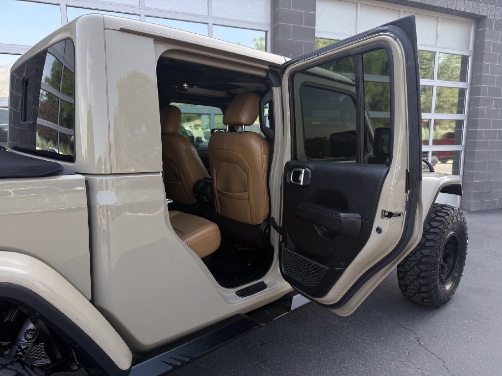 Used 2020 Jeep Gladiator Rubicon AWD/4WD image 37