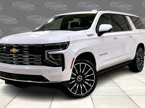 New 2026 Chevrolet Suburban High Country image 2
