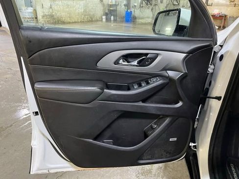 Used 2019 Chevrolet Traverse RS FWD image 13