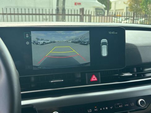 Used 2026 Kia Carnival FWD image 25