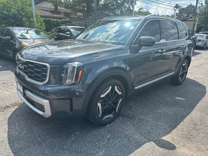 Used 2024 Kia Telluride S w/ S Sunroof Package