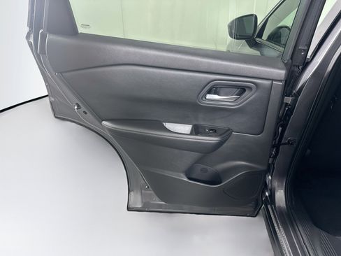 Used 2026 Nissan Rogue SV FWD image 25