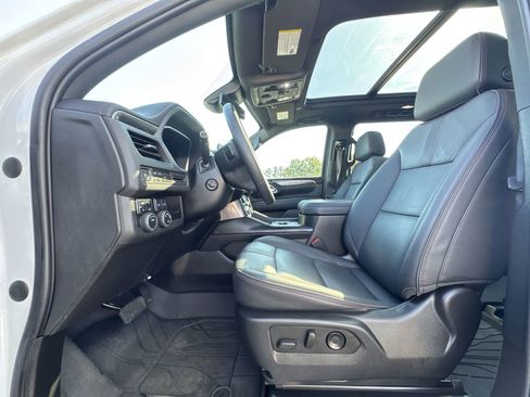 Used 2023 Chevrolet Suburban RST w/ Luxury Package image 28