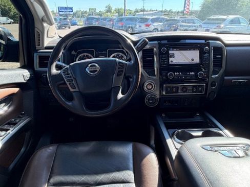 Used 2018 Nissan Titan Platinum Reserve w/ Platinum Utility Package AWD/4WD image 7