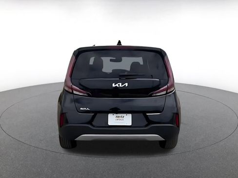 Used 2025 Kia Soul LX w/ LX Technology Package FWD image 12