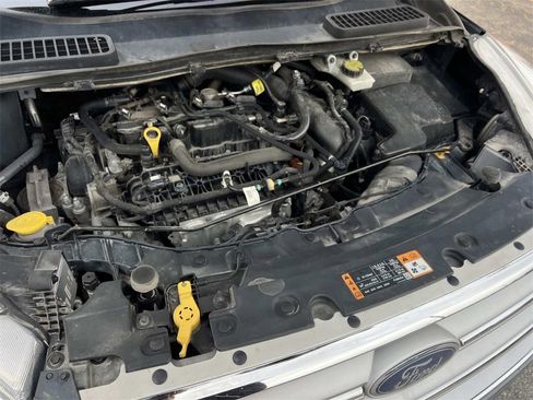 Used 2019 Ford Escape SEL image 9