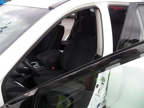 Used 2013 Nissan Pathfinder SV AWD/4WD image 5