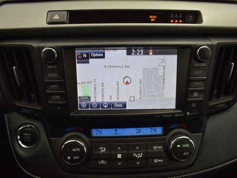 Used 2018 Toyota RAV4 Limited image 19