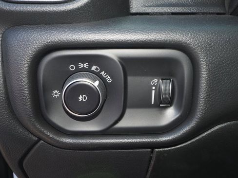 New 2025 RAM 3500 Tradesman w/ Chrome Appearance Group image 32