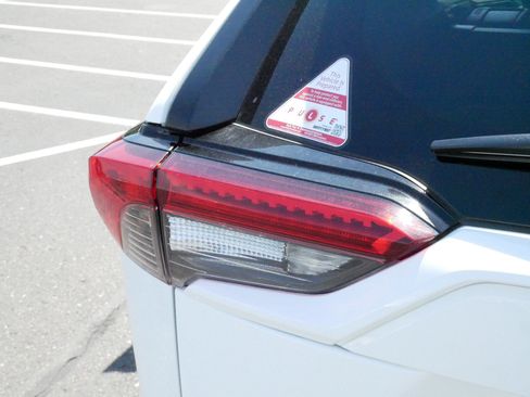 Certified 2025 Toyota RAV4 XLE AWD/4WD image 17