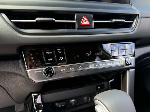 New 2026 Kia Seltos SX AWD/4WD image 17