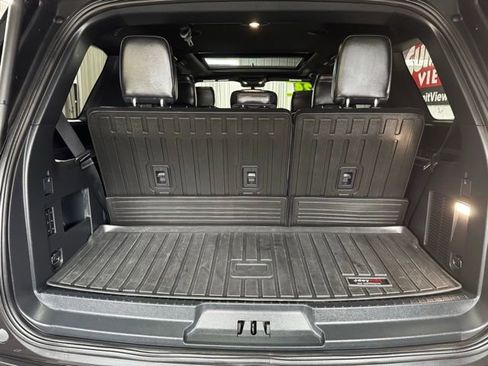 Used 2024 Ford Expedition Platinum image 10