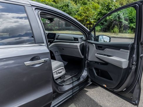 Used 2023 Honda Odyssey EX image 16