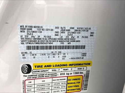 Used 2025 Ford Expedition Platinum w/ Driver's Package AWD/4WD image 32